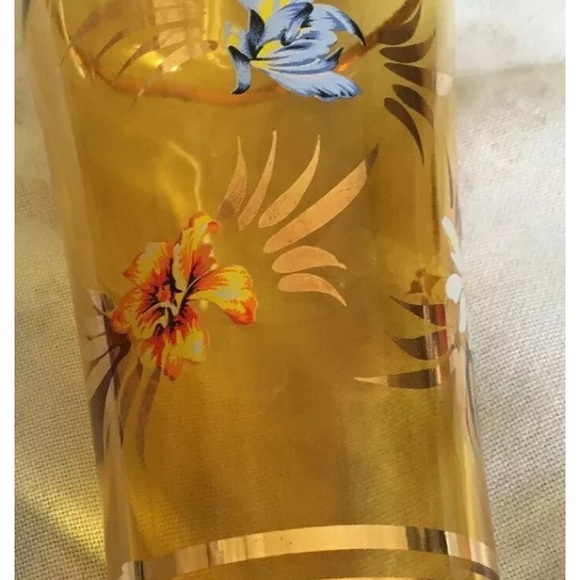 Vintage wine- drink decanter. Pretty floral design - Picture 5 of 8